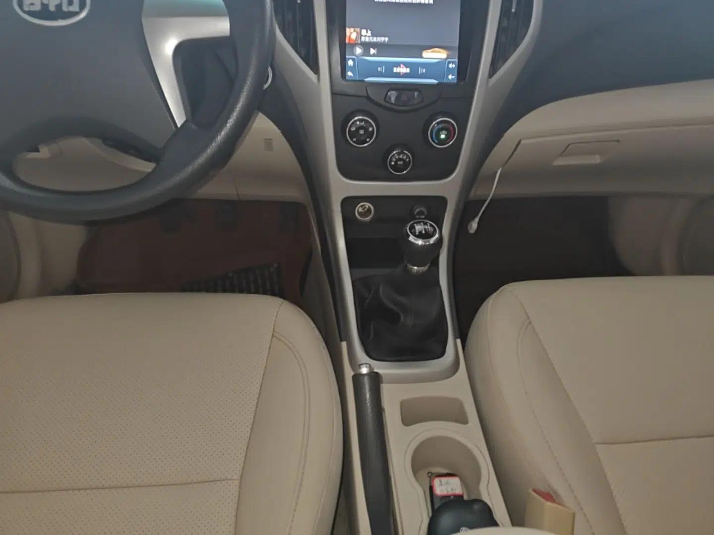BYD F3 2015 Energy-Efficient Model 1.5L Manual Comfort Edition — миниатюра 17