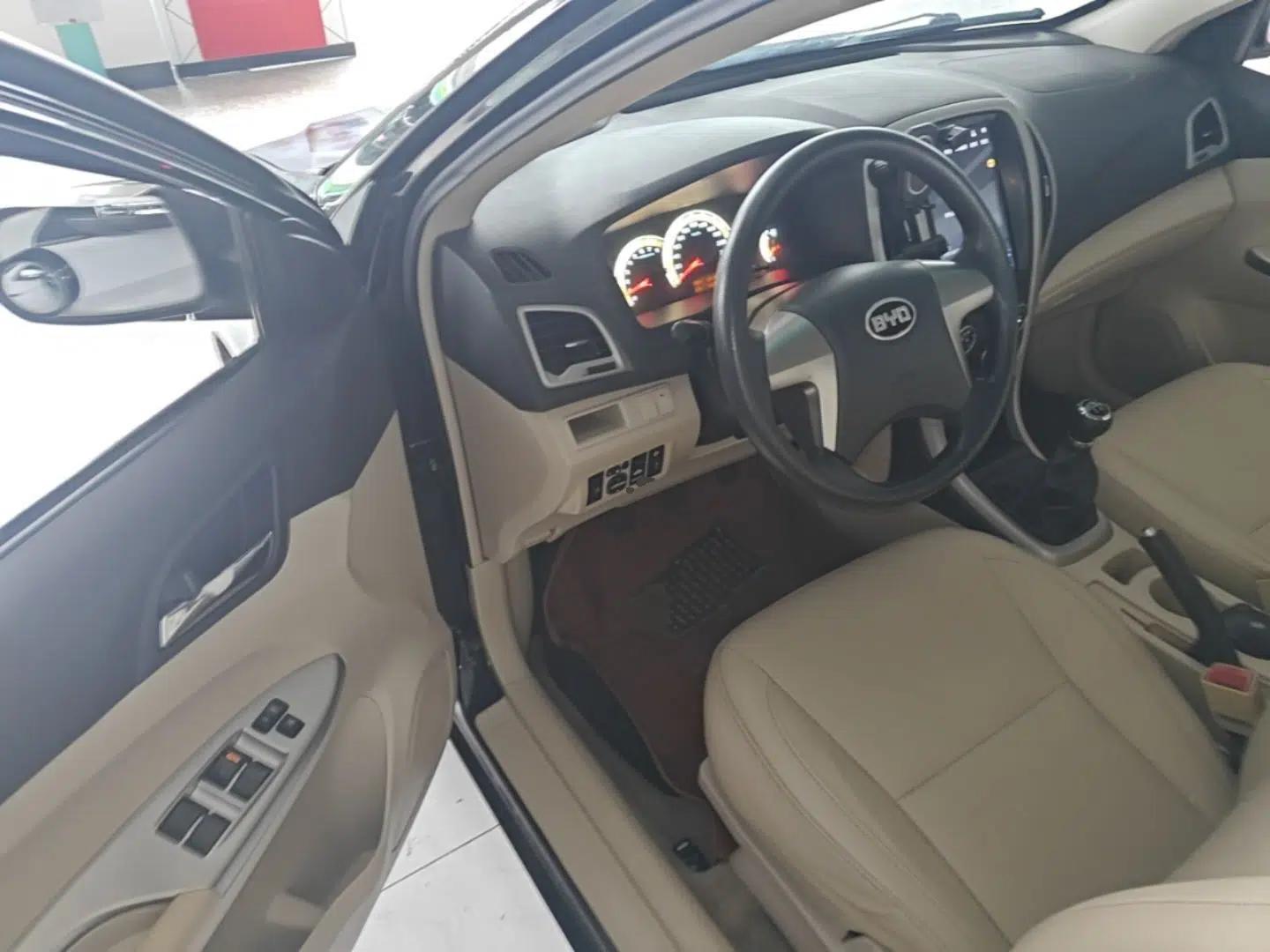 BYD F3 2015 Energy-Efficient Model 1.5L Manual Comfort Edition — миниатюра 19