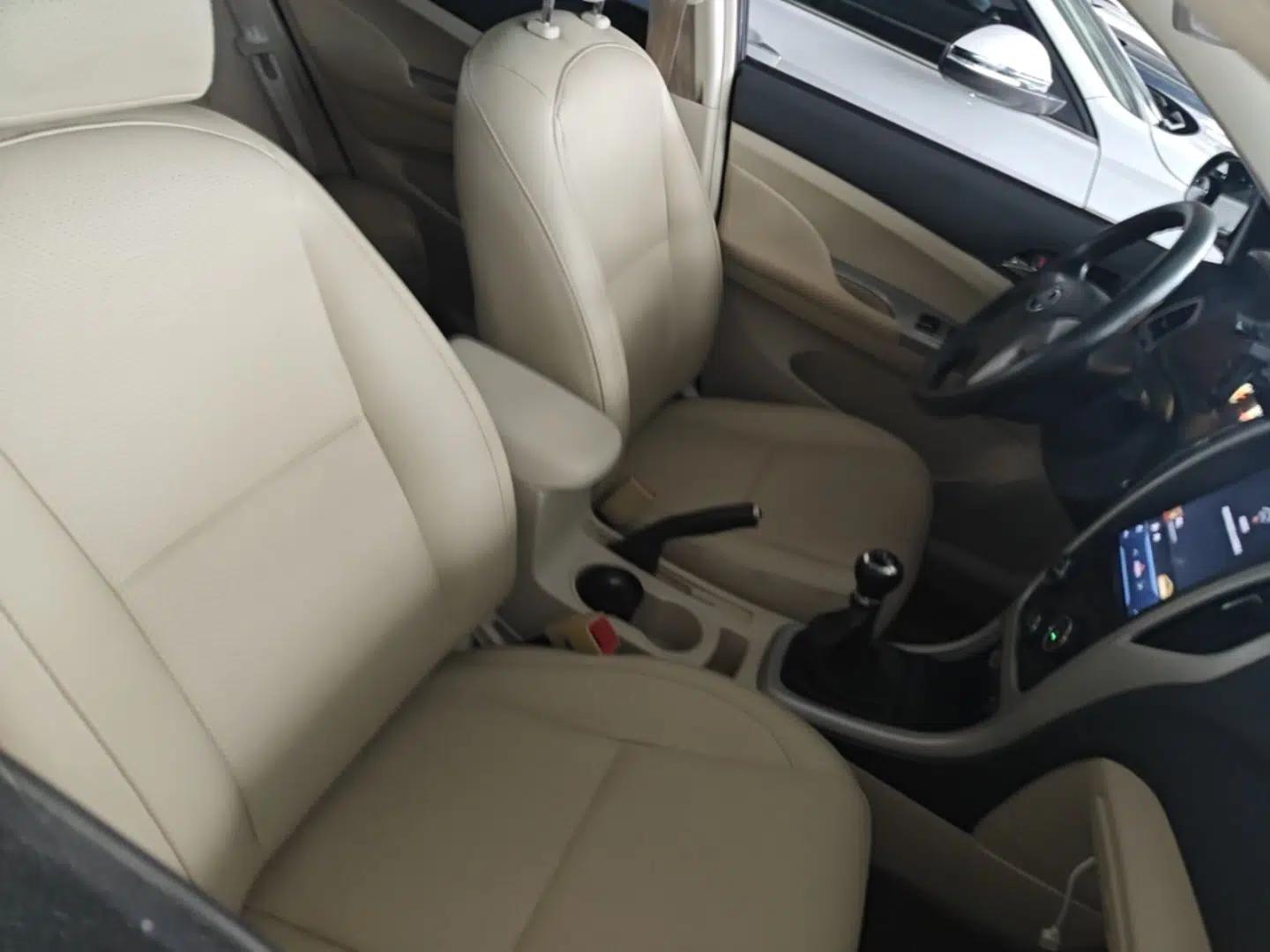 BYD F3 2015 Energy-Efficient Model 1.5L Manual Comfort Edition — миниатюра 23