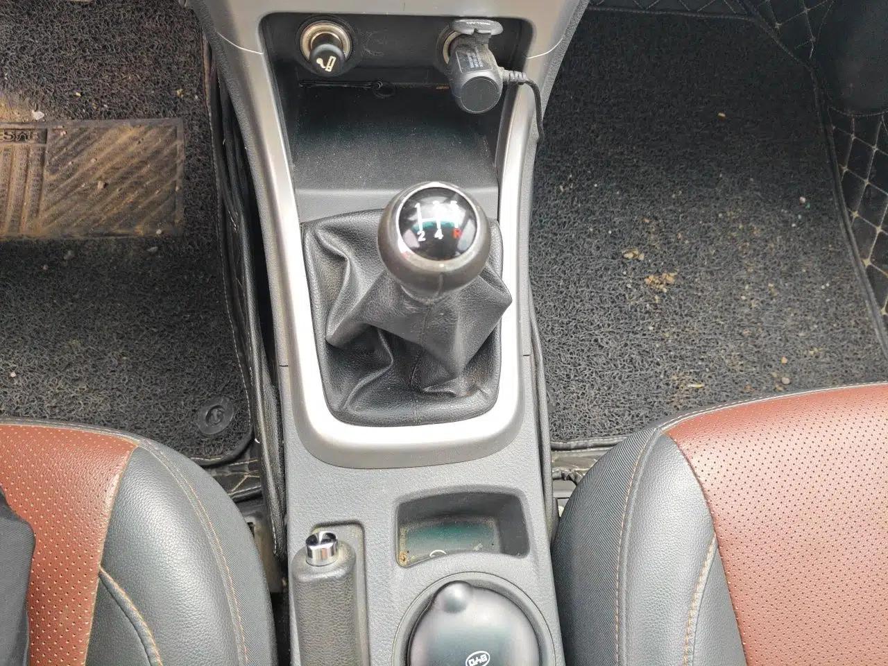 BYD F3 2015 Energy-Saving Edition 1.5L Manual Luxury Model — миниатюра 15