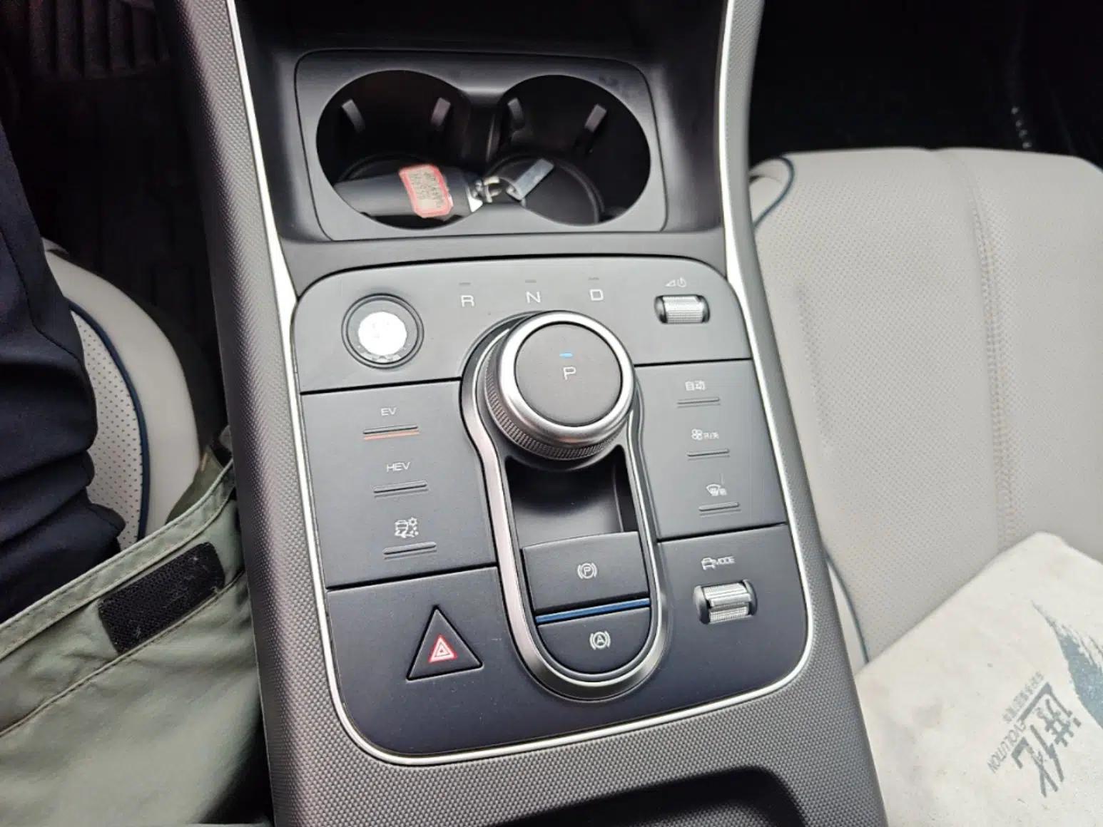BYD Destroyer 05 2024 HONOR Edition DM-i 55KM Luxury Model — миниатюра 17