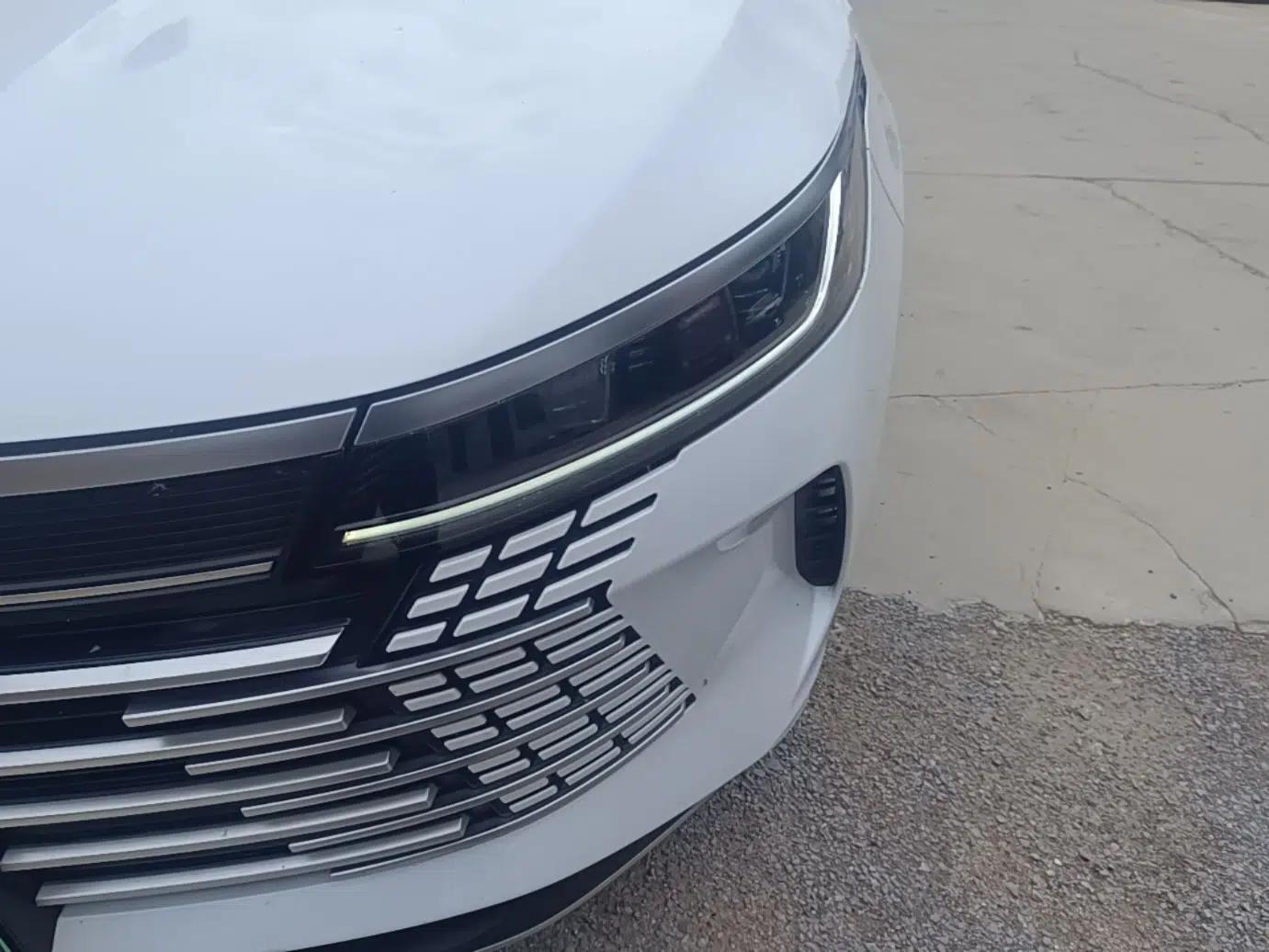 BYD Destroyer 05 2023 Champion Edition DM-i 55KM Luxury Model — миниатюра 9