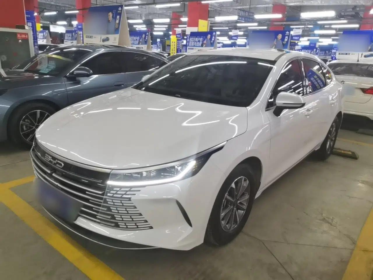 BYD Destroyer 05 2024 HONOR Edition DM-i 55KM Luxury Model — миниатюра 1