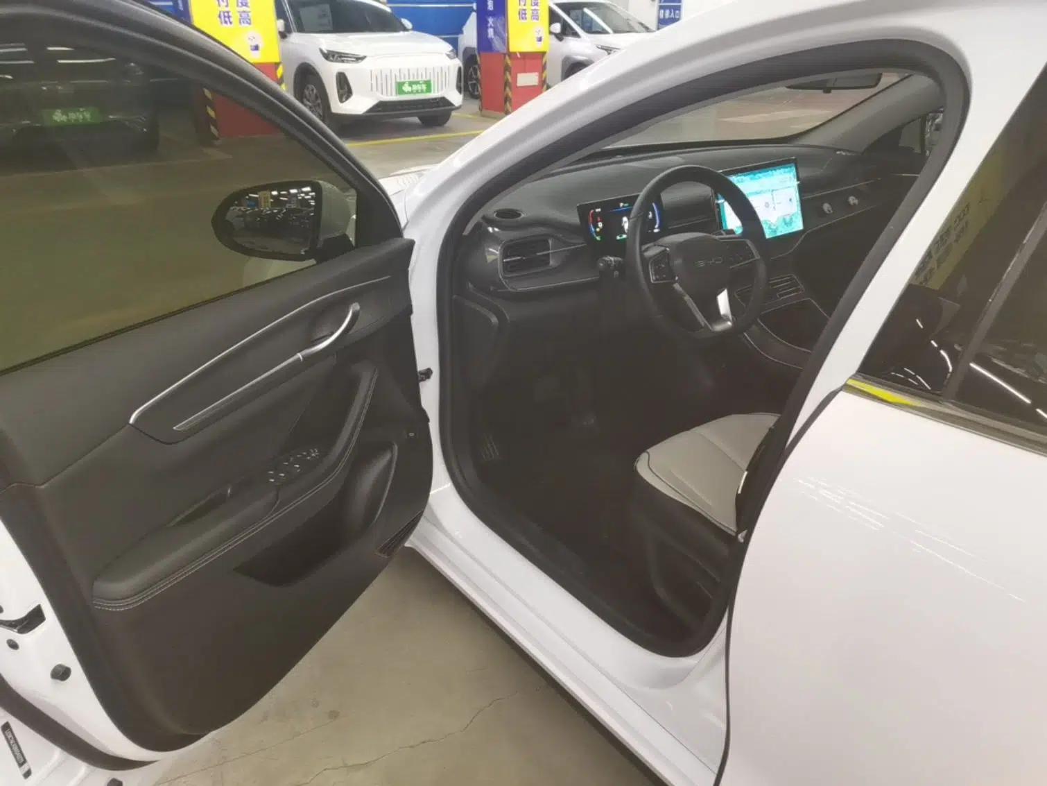 BYD Destroyer 05 2024 HONOR Edition DM-i 55KM Luxury Model — миниатюра 18