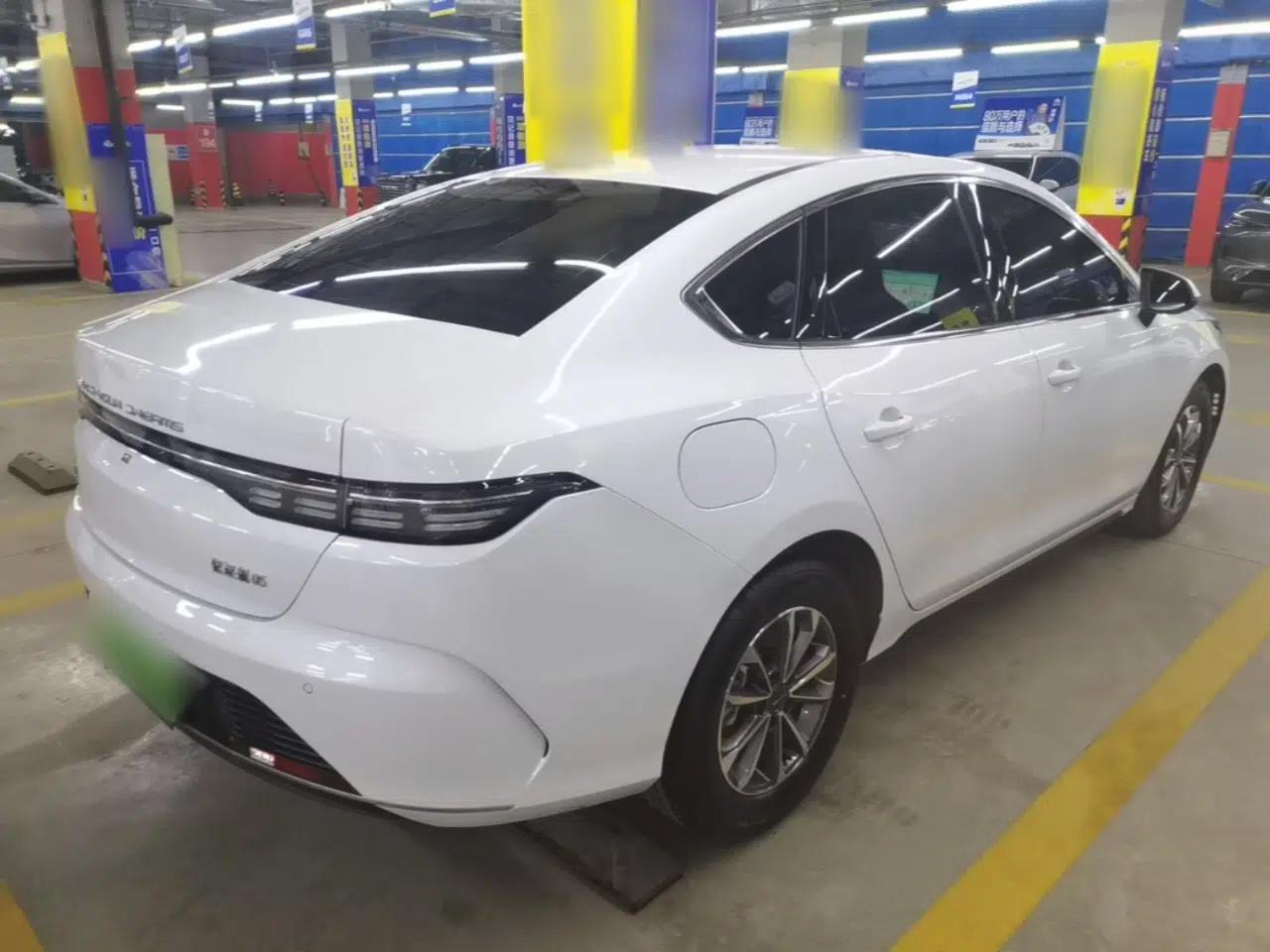BYD Destroyer 05 2024 HONOR Edition DM-i 55KM Luxury Model — миниатюра 4