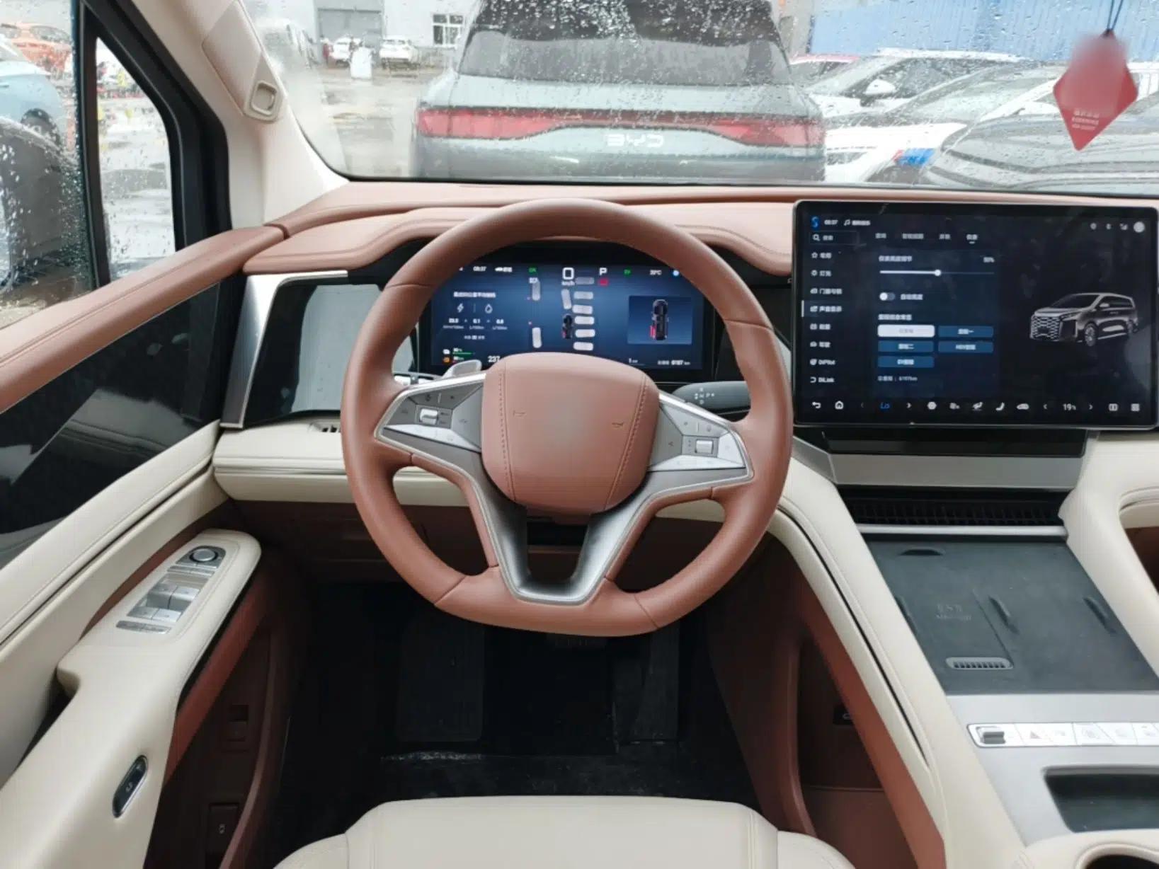 BYD Xia 2025 DM-i 1.5T 180km Beyond Edition — миниатюра 14
