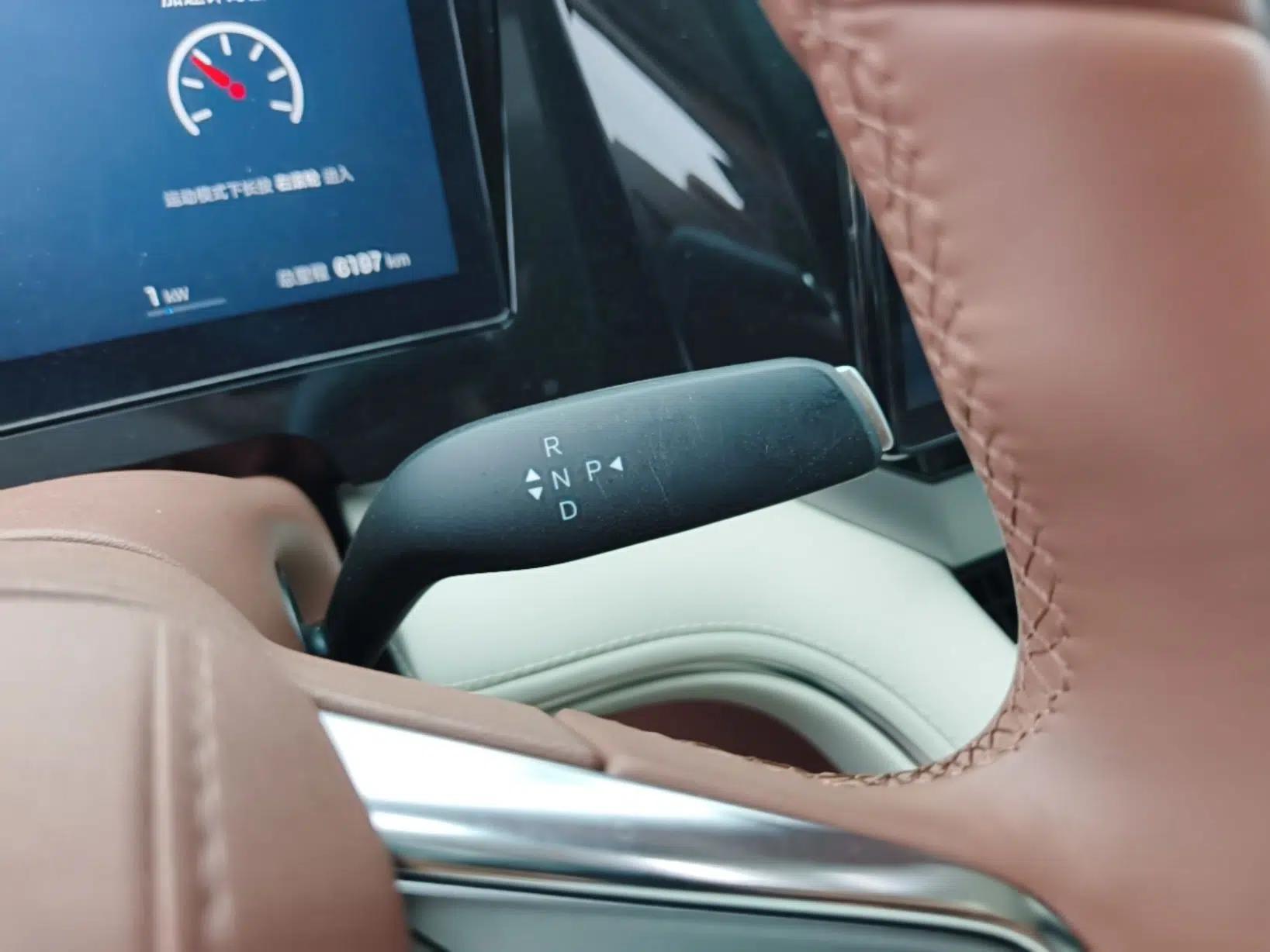 BYD Xia 2025 DM-i 1.5T 180km Beyond Edition — миниатюра 17