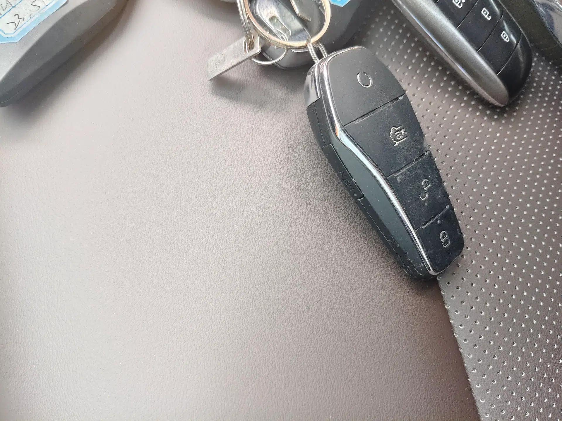 BYD e2 2020 Upgraded Version Long-Range Edition Luxury Model — миниатюра 12