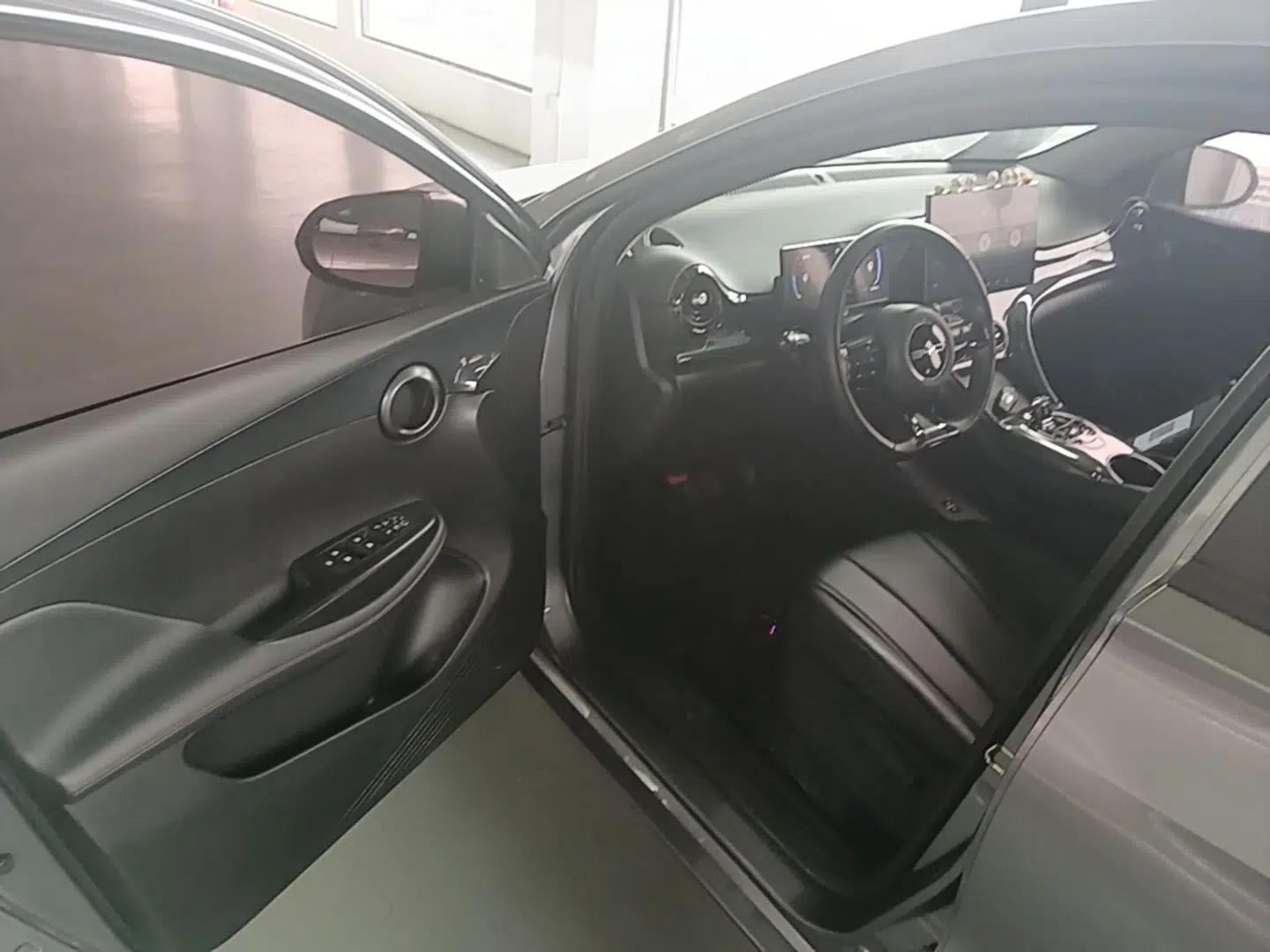 BYD e2 2023 Luxury Model — миниатюра 18