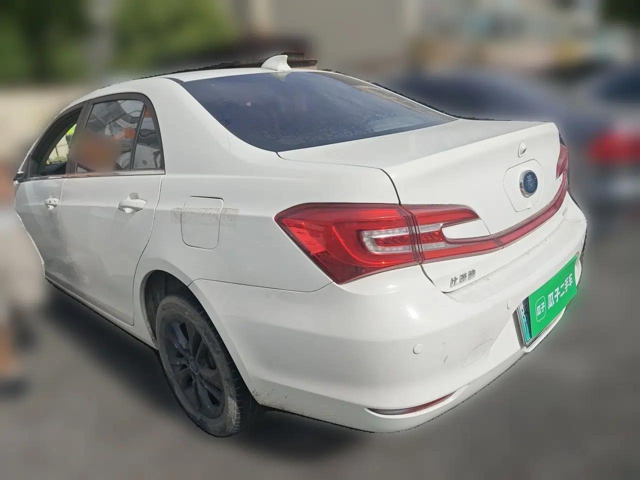 BYD Qin New Energy 2017 1.5T Luxury Model — миниатюра 4