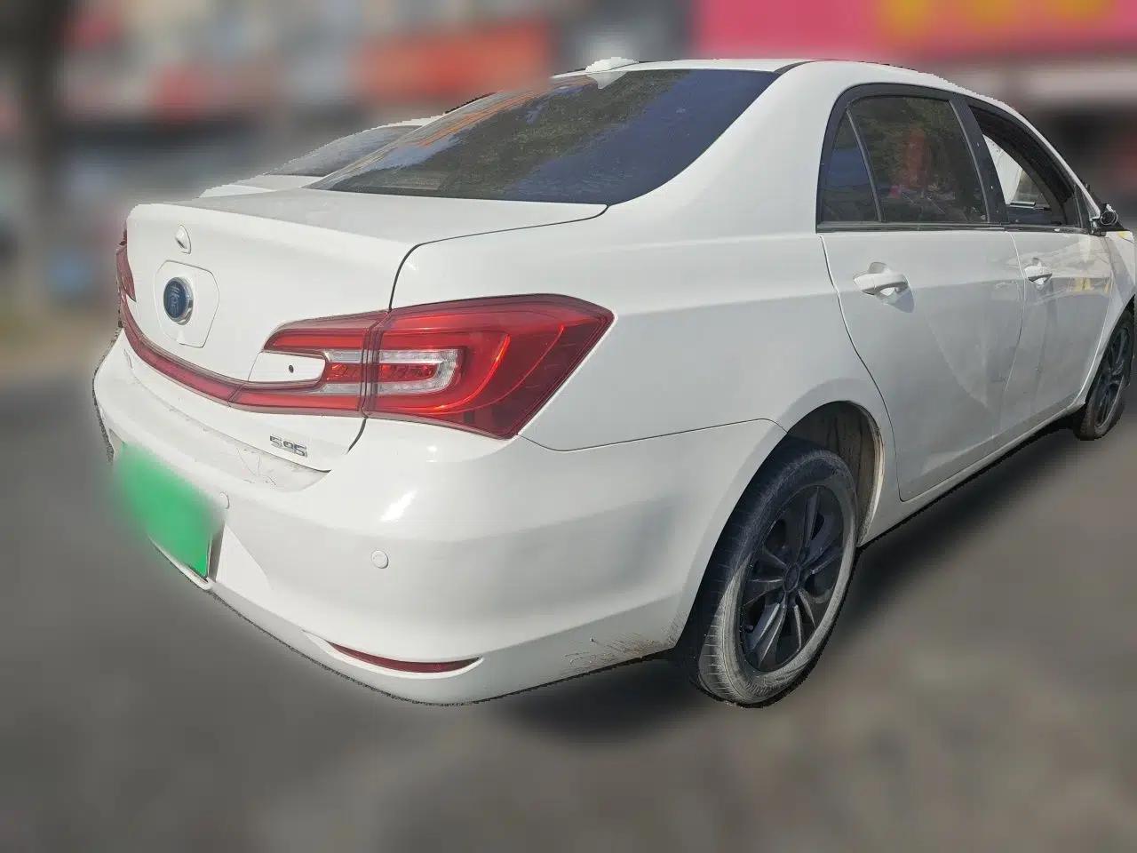 BYD Qin New Energy 2017 1.5T Luxury Model — миниатюра 6