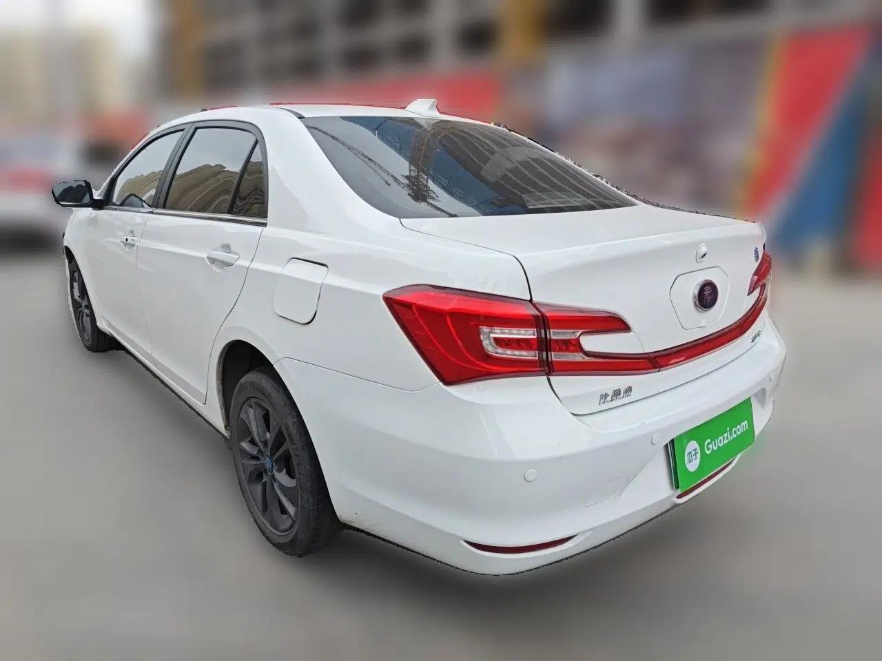 BYD Qin New Energy 2017 1.5T Luxury Model — миниатюра 4