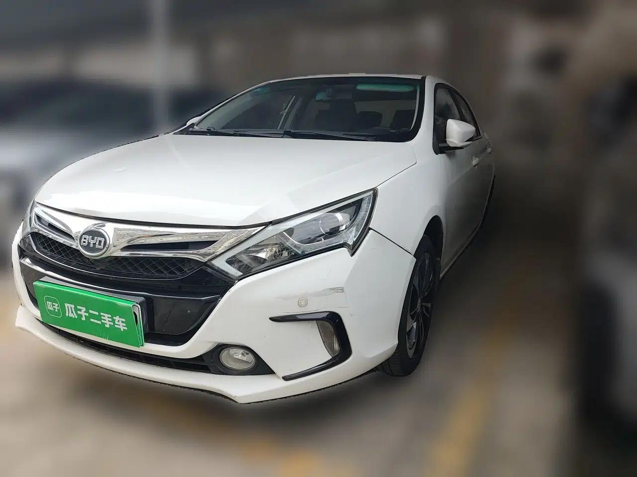 BYD Qin New Energy 2015 1.5T Dual-Crown Flagship Edition — миниатюра 1
