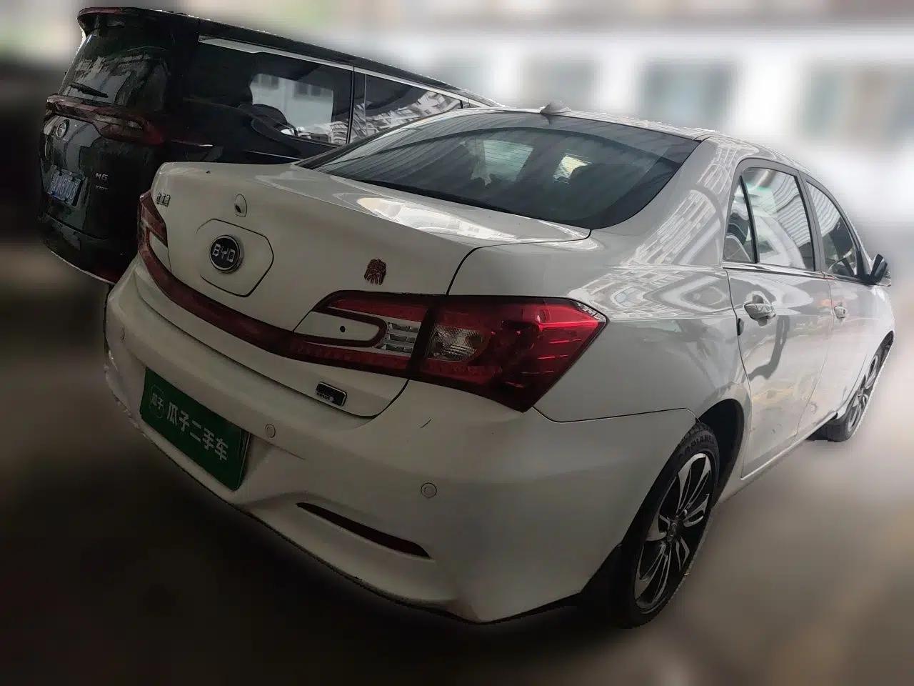 BYD Qin New Energy 2015 1.5T Dual-Crown Flagship Edition — миниатюра 5