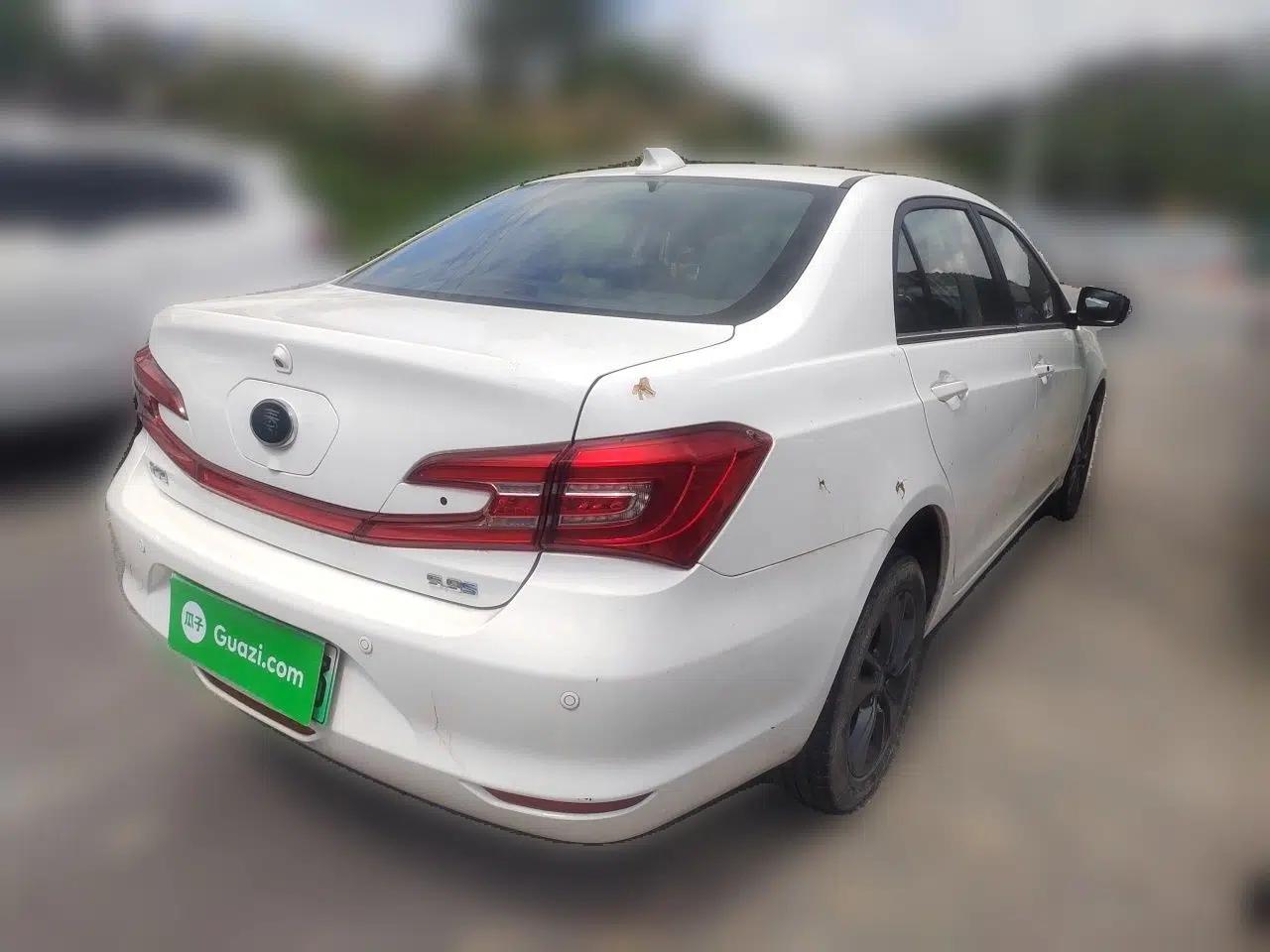 BYD Qin New Energy 2017 1.5T Luxury Model — миниатюра 6