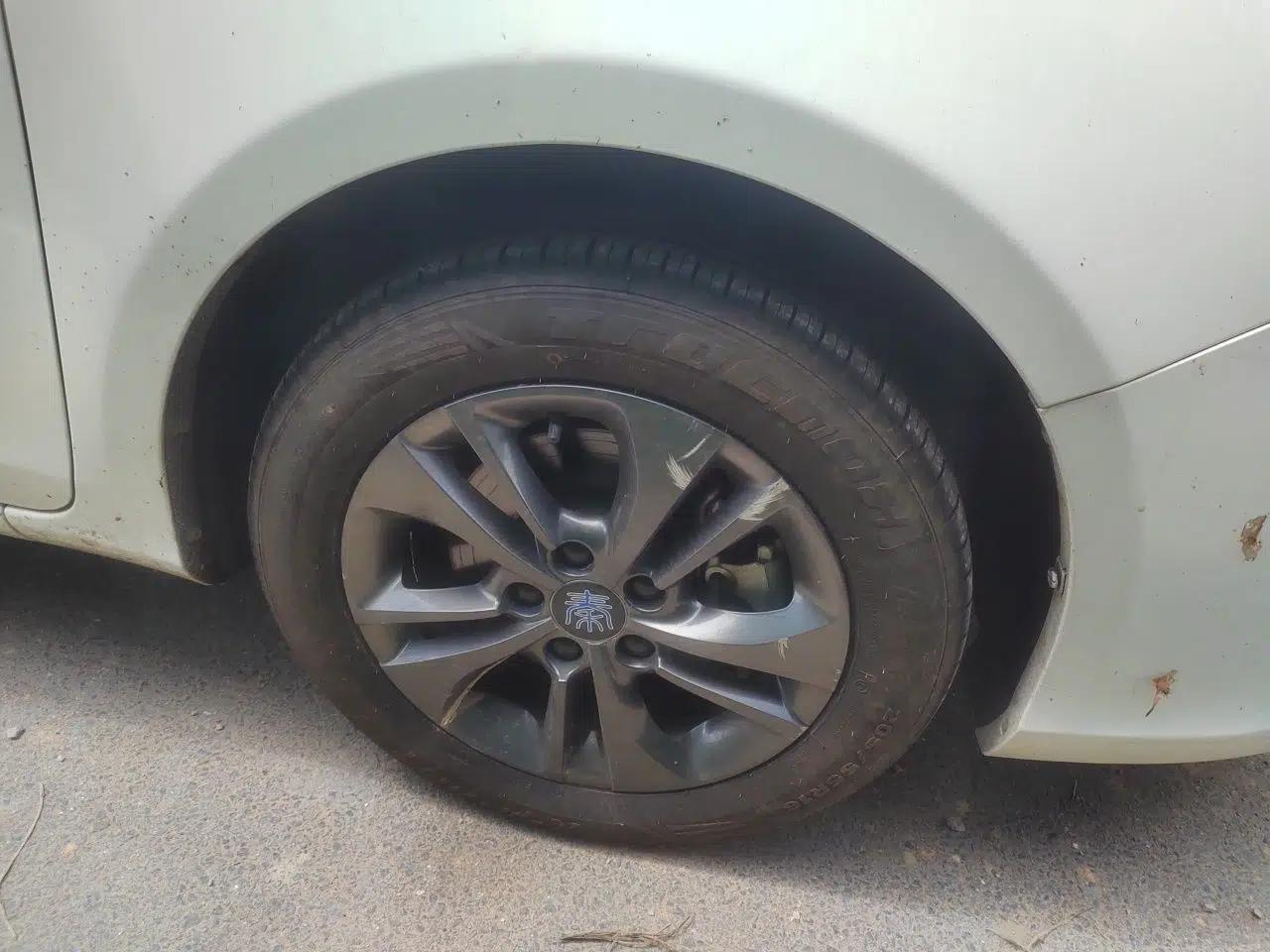 BYD Qin New Energy 2017 1.5T Luxury Model — миниатюра 8