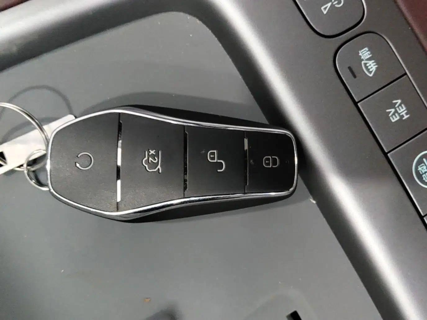 BYD Seal 07 DM-i 2026 DM-i 1.5T 230km Flagship Edition — миниатюра 12