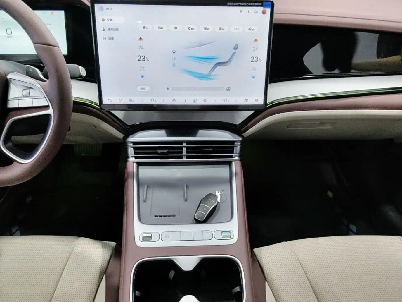 BYD Seal 07 DM-i 2026 DM-i 1.5T 230km Flagship Edition — миниатюра 16
