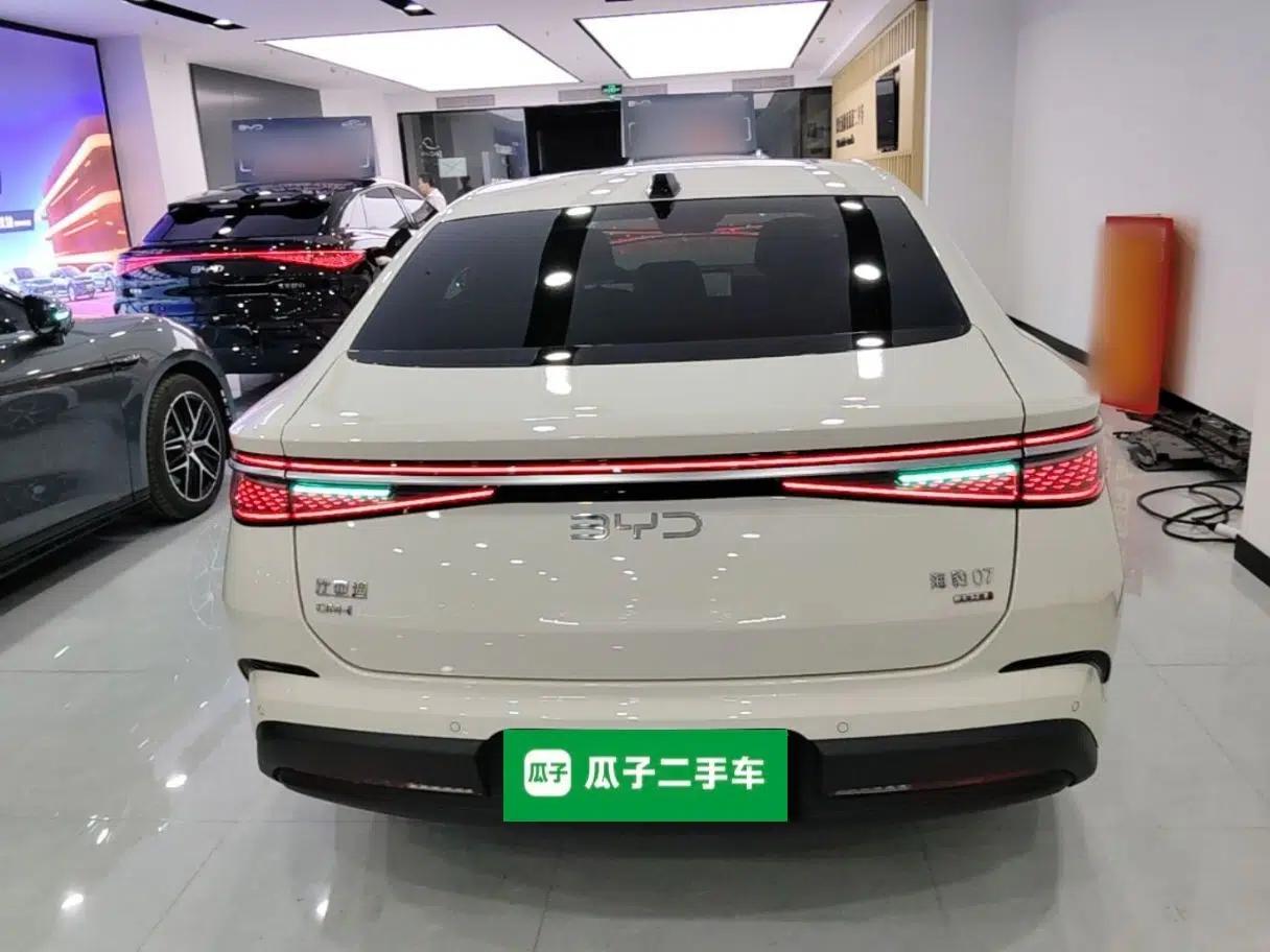 BYD Seal 07 DM-i 2026 DM-i 1.5T 230km Flagship Edition — миниатюра 5
