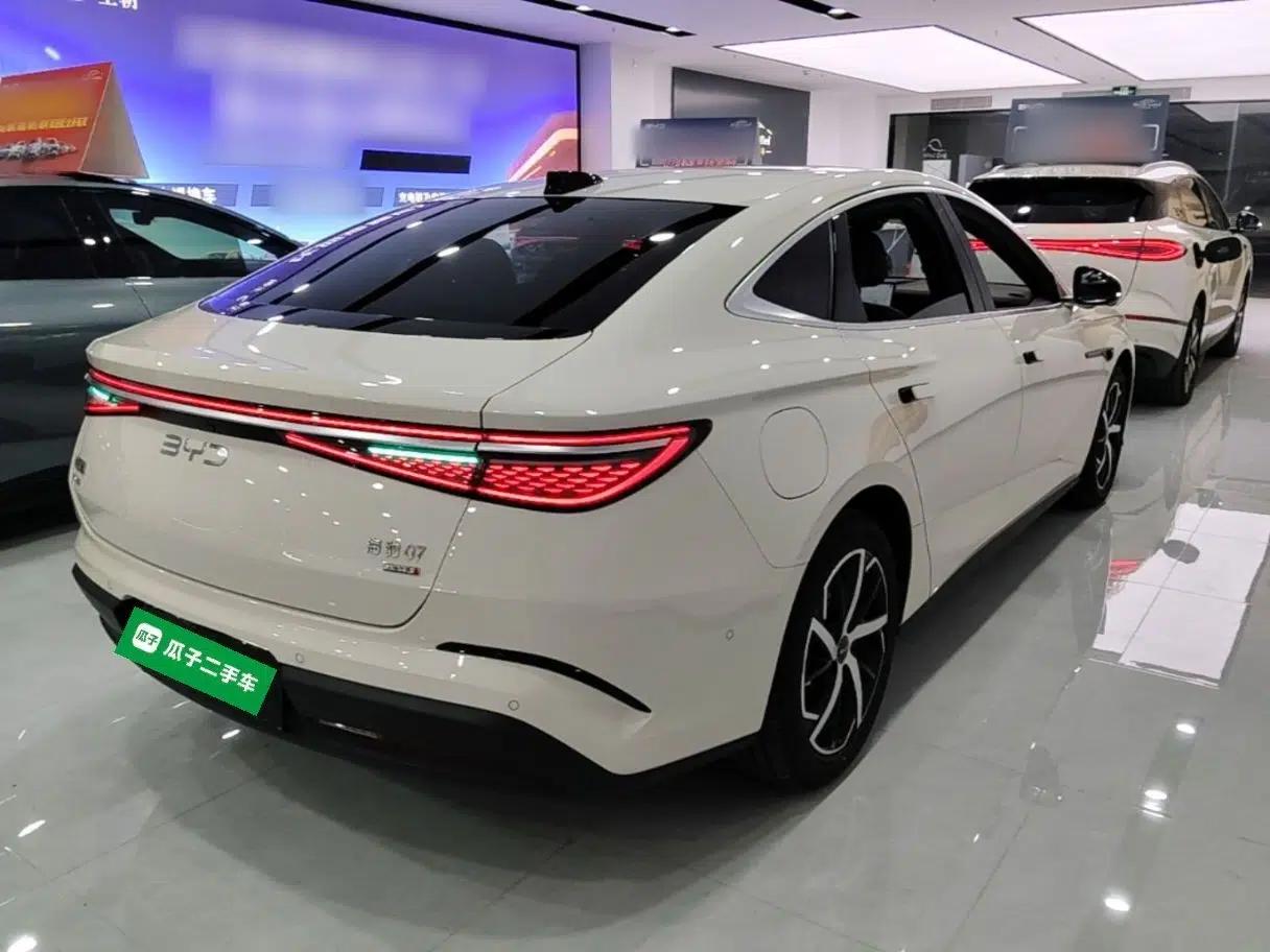 BYD Seal 07 DM-i 2026 DM-i 1.5T 230km Flagship Edition — миниатюра 6