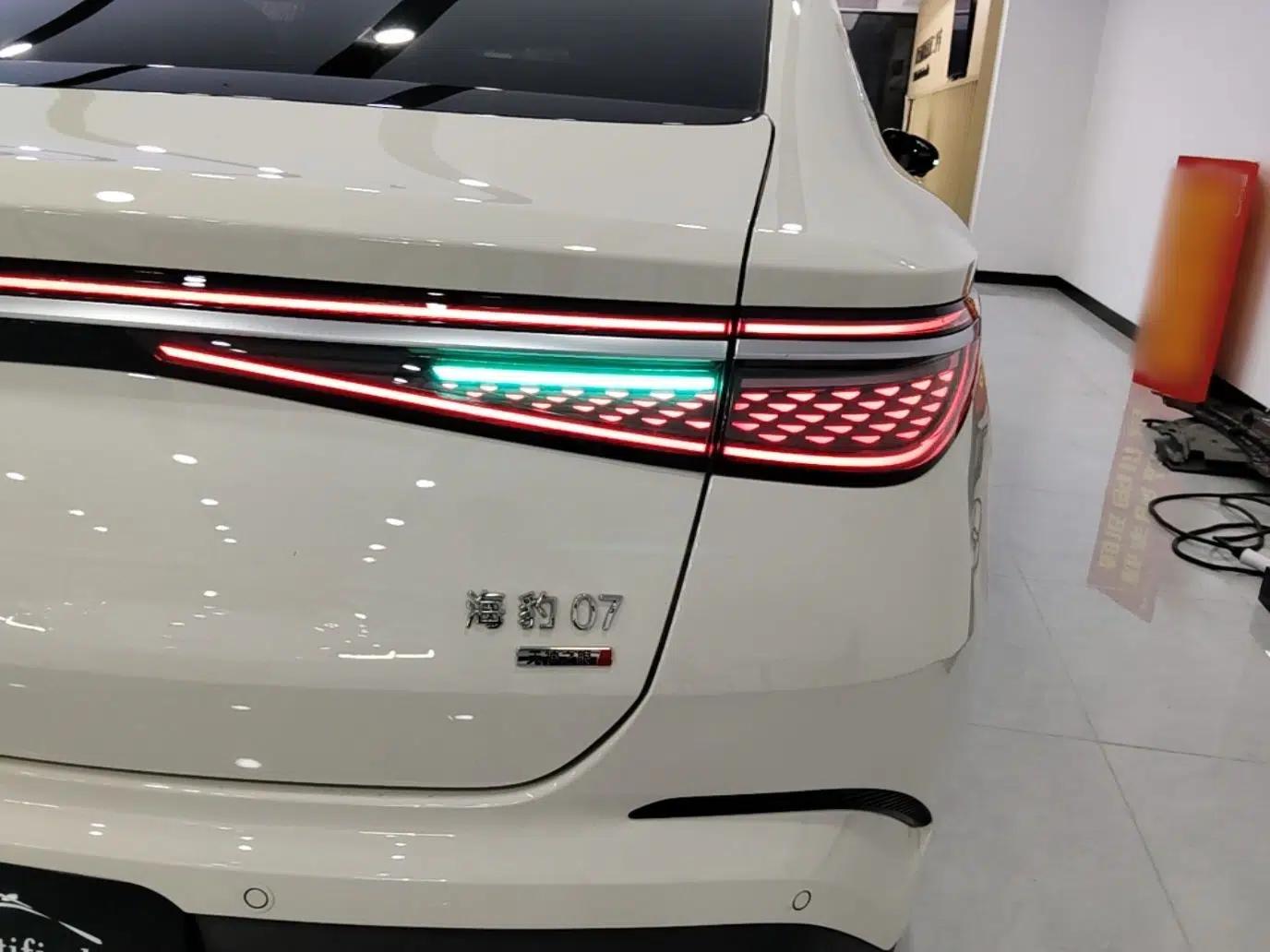 BYD Seal 07 DM-i 2026 DM-i 1.5T 230km Flagship Edition — миниатюра 7