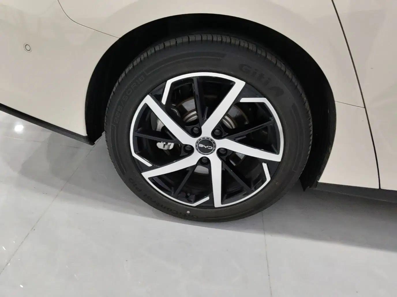 BYD Seal 07 DM-i 2026 DM-i 1.5T 230km Flagship Edition — миниатюра 10