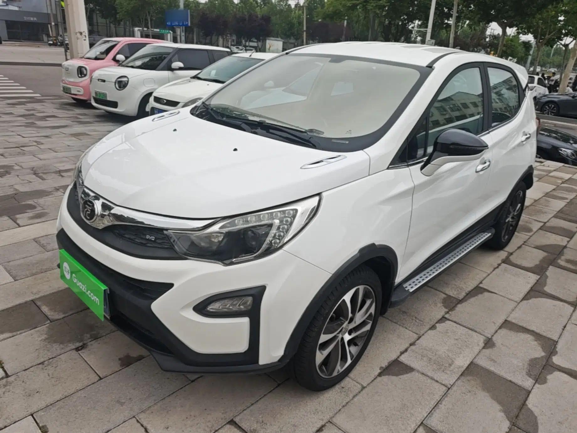 BYD Yuan 2017 1.5L Automatic Cool & Connected Model — миниатюра 1