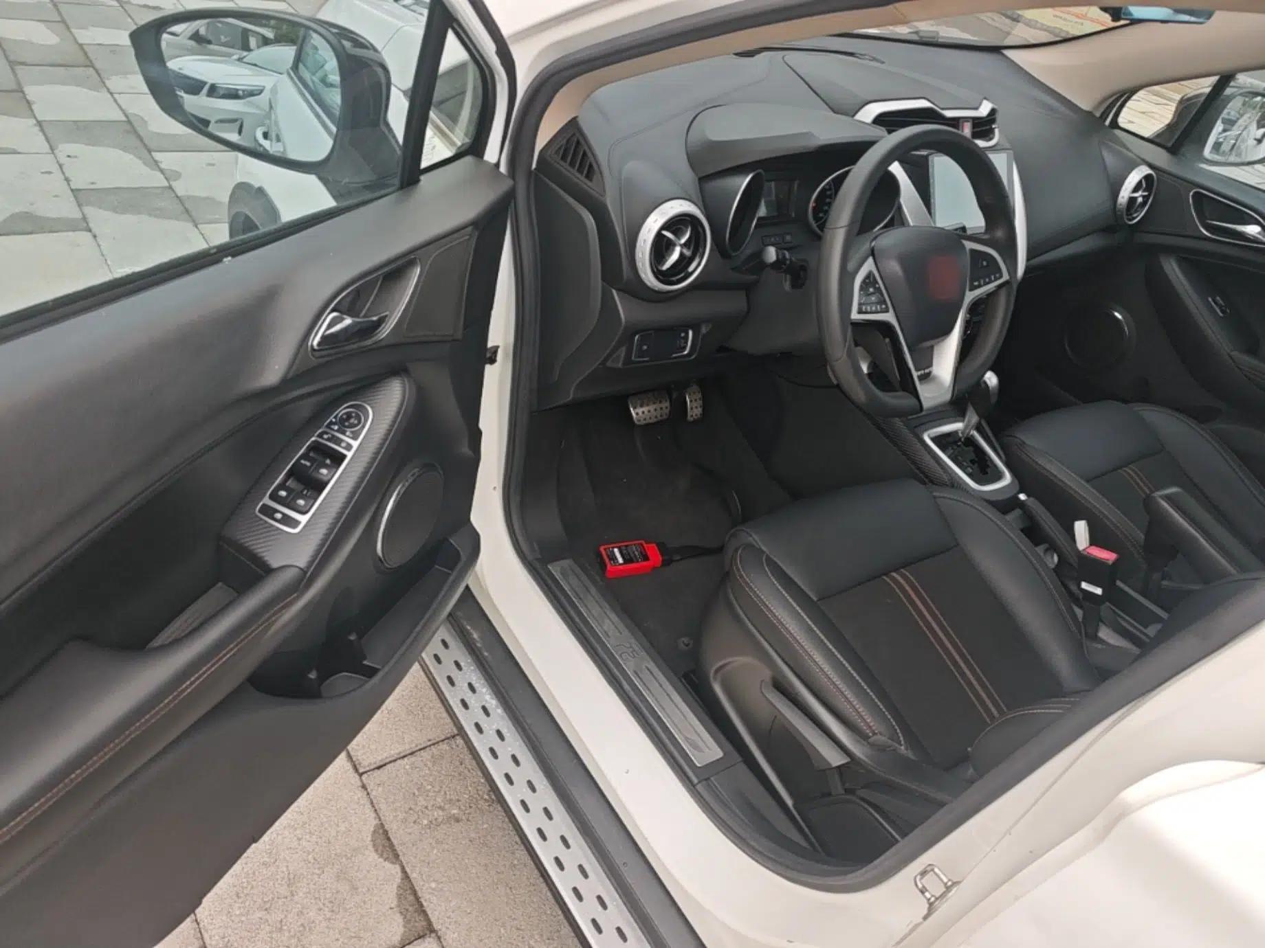 BYD Yuan 2017 1.5L Automatic Cool & Connected Model — миниатюра 19