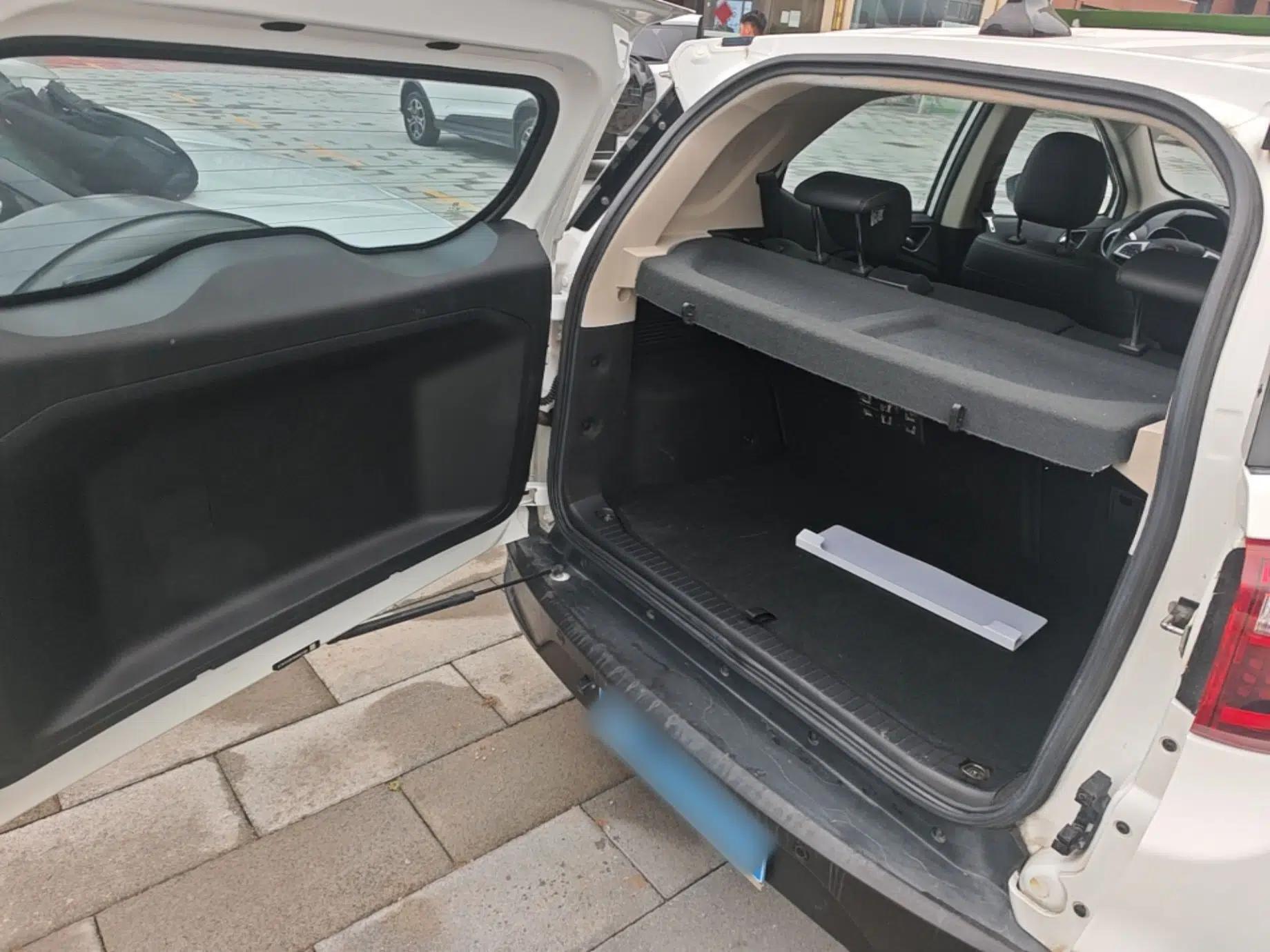 BYD Yuan 2017 1.5L Automatic Cool & Connected Model — миниатюра 22