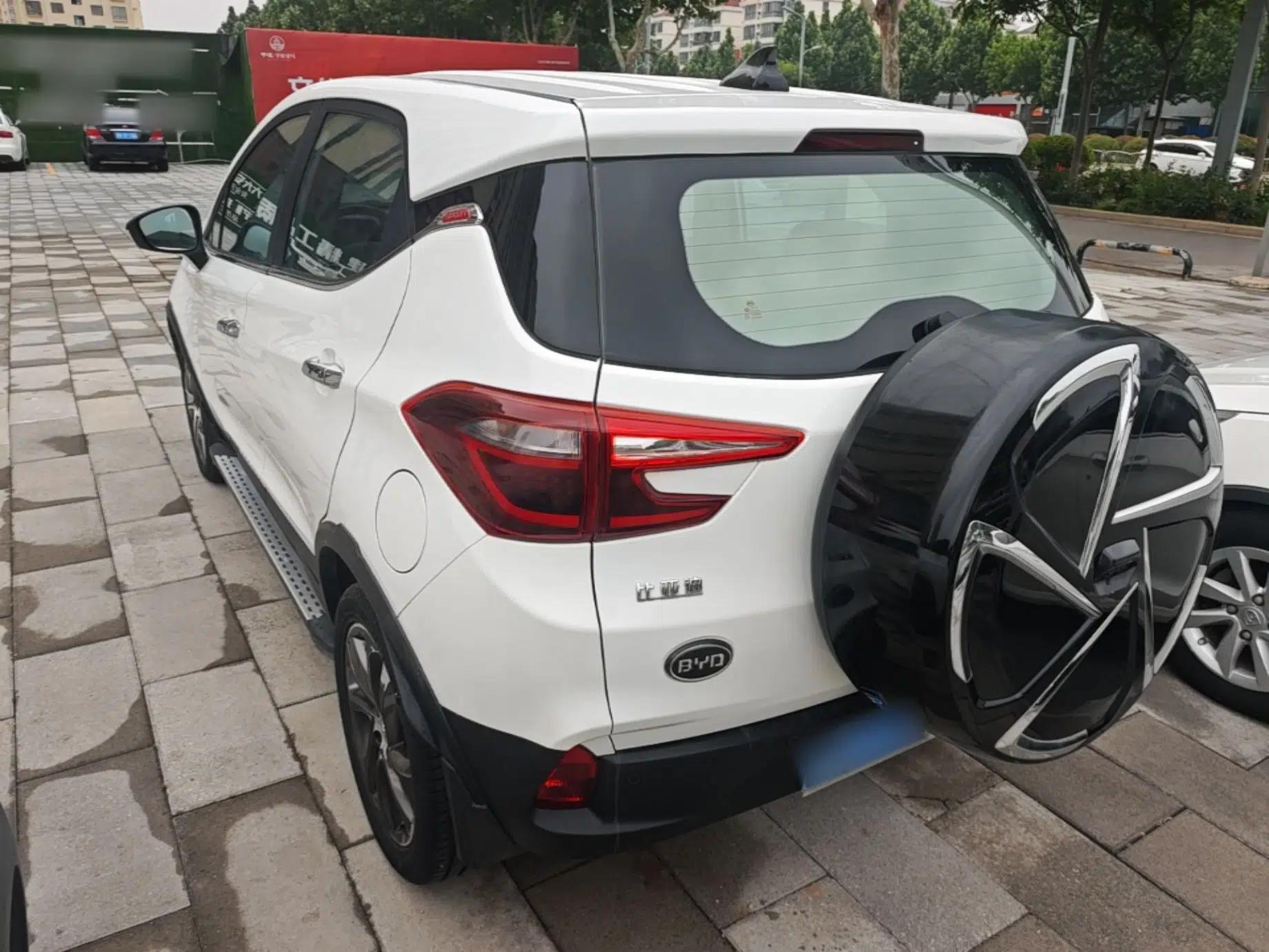 BYD Yuan 2017 1.5L Automatic Cool & Connected Model — миниатюра 4