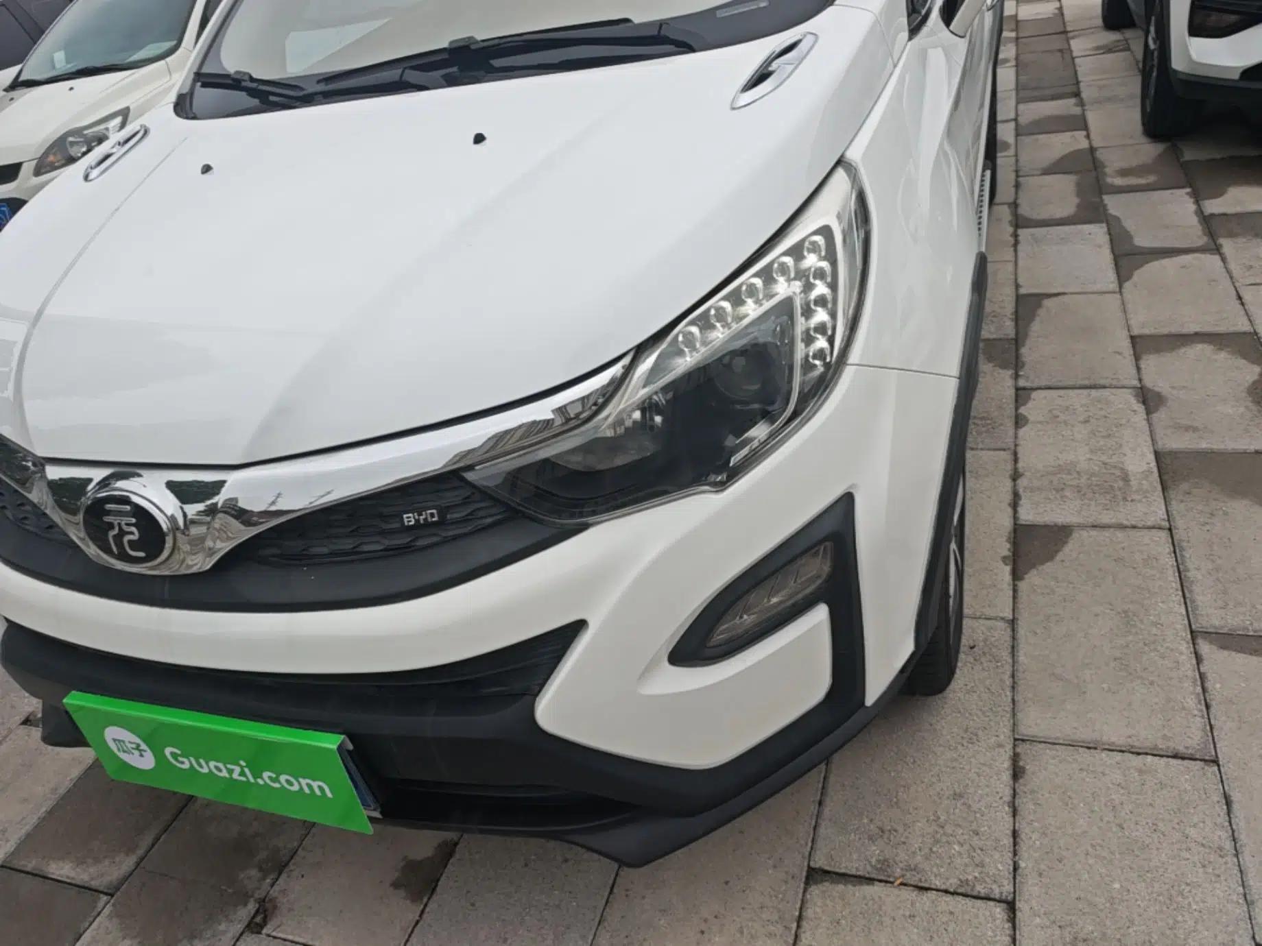 BYD Yuan 2017 1.5L Automatic Cool & Connected Model — миниатюра 9