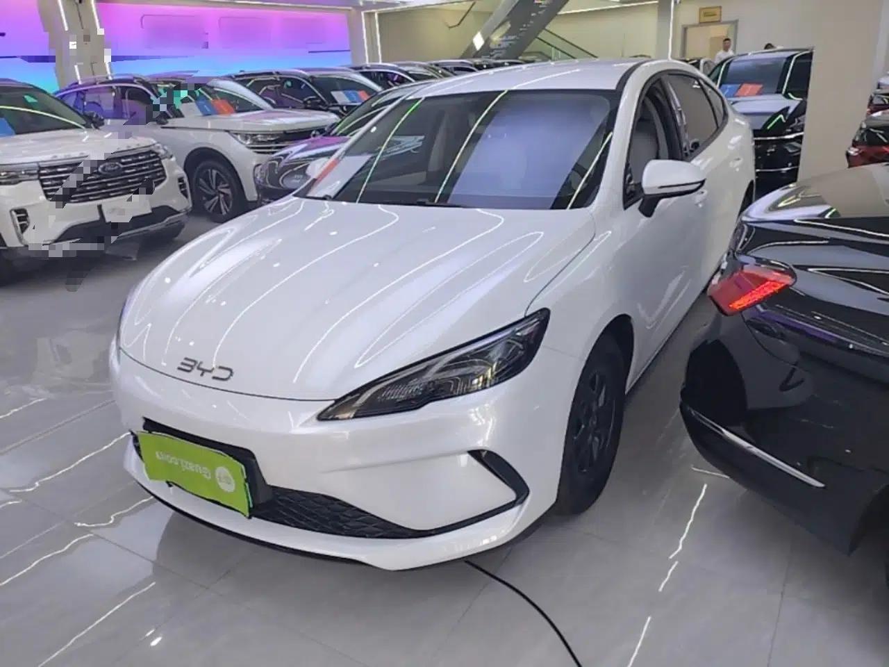 BYD Seal 05 DM-i 2025 DM-i Smart Drive 55KM Luxury Model — миниатюра 1