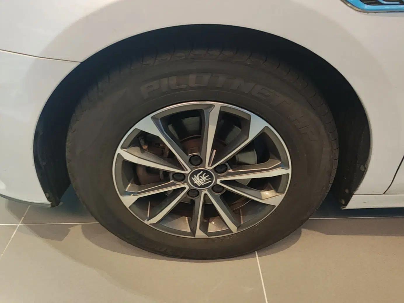 BYD Qin Pro New Energy 2019 DM Super Edition 1.5TI Automatic Smart Connect X-Trail Model China VI Standard — миниатюра 8