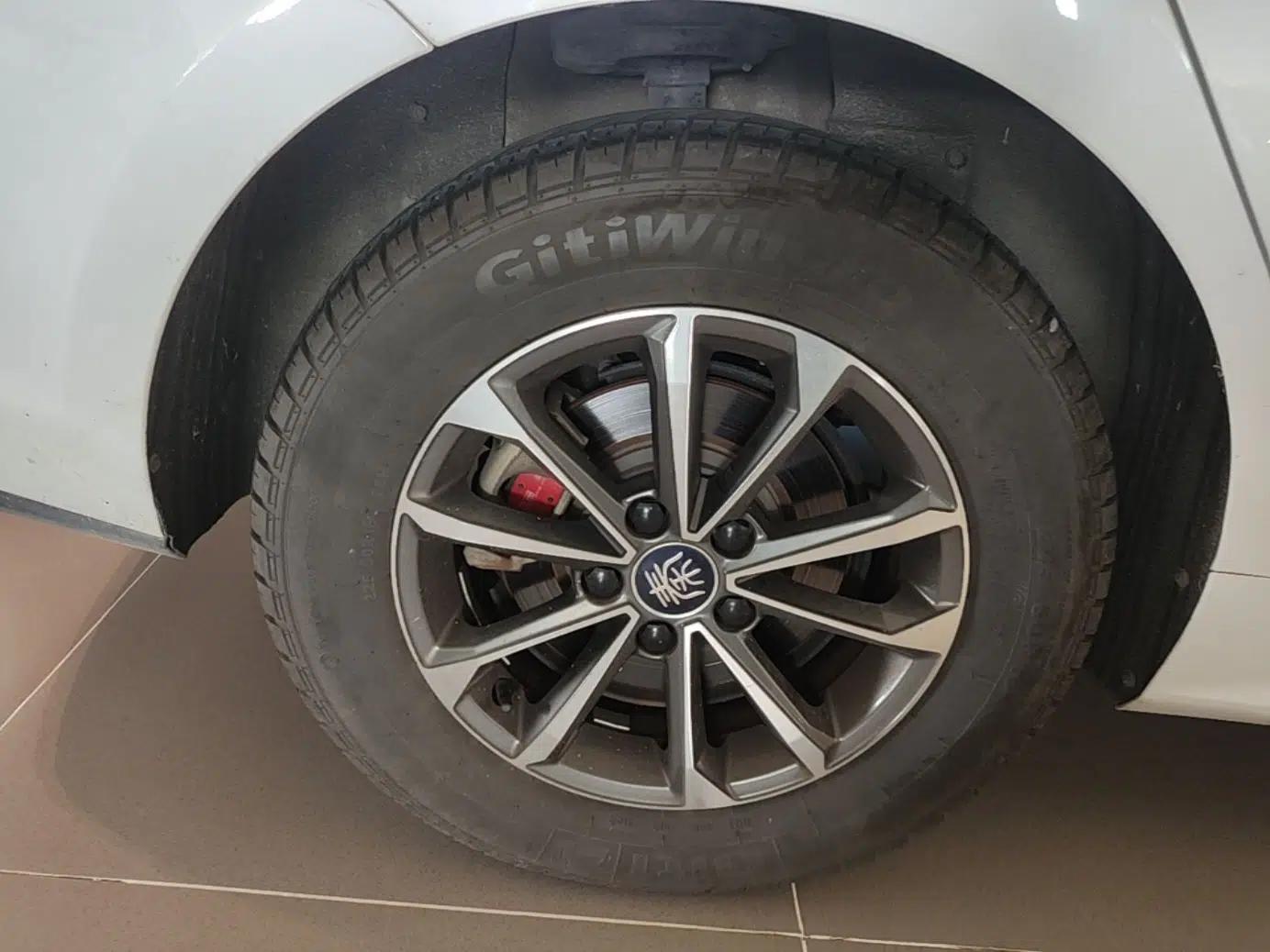 BYD Qin Pro New Energy 2019 DM Super Edition 1.5TI Automatic Smart Connect X-Trail Model China VI Standard — миниатюра 10