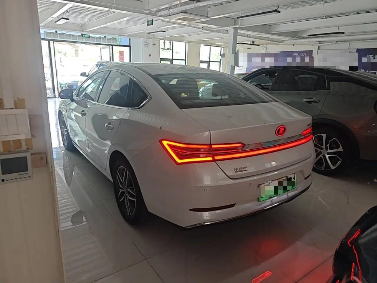 BYD Qin Pro New Energy 2018 EV500 Smart Connect Elite Model — миниатюра 4