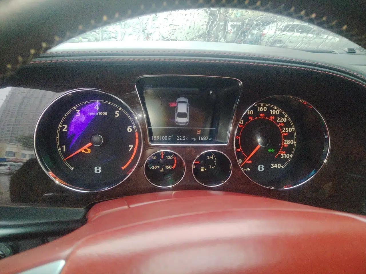 Bentley Flying Spur  — миниатюра 12