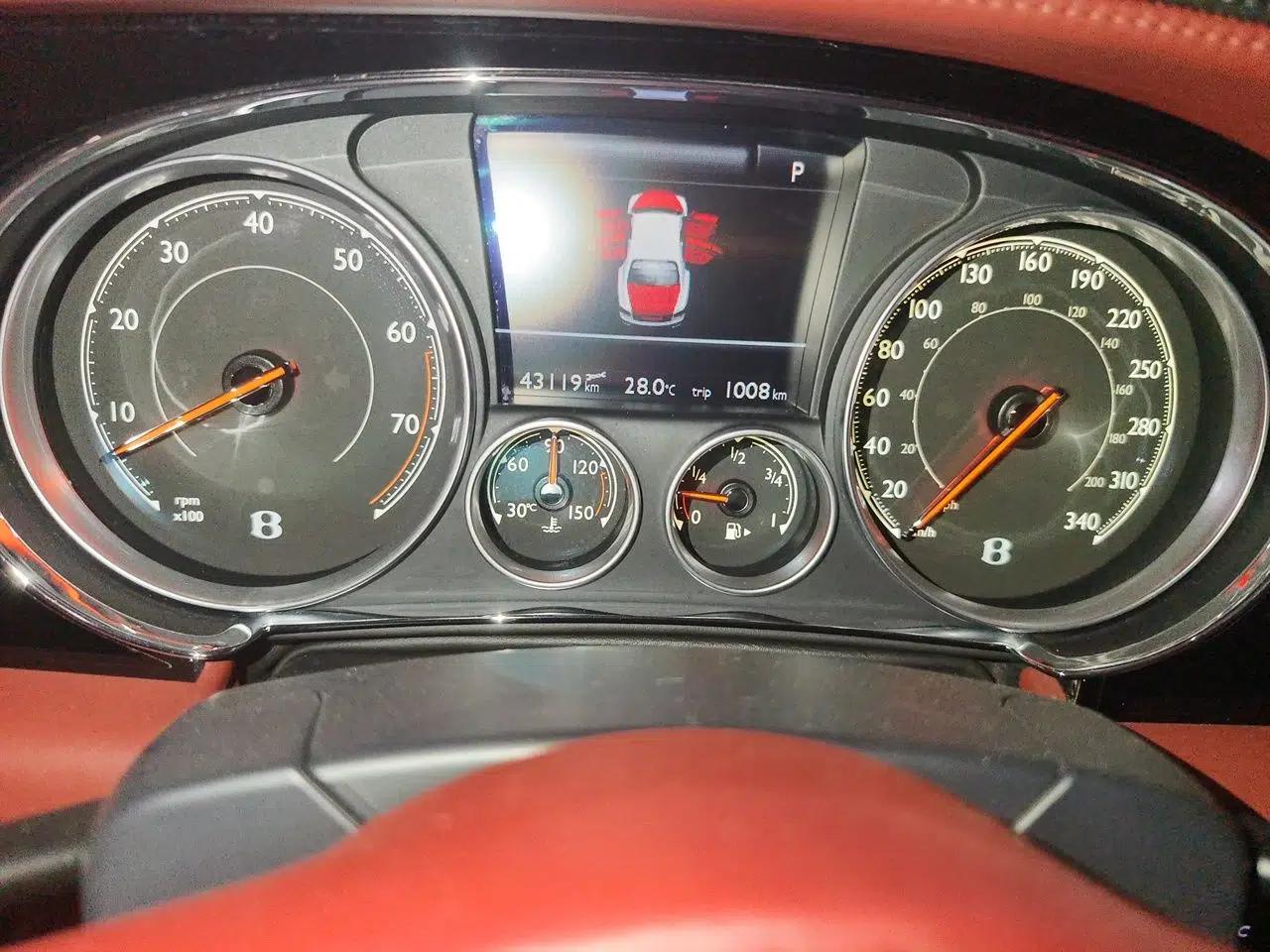 Bentley Flying Spur 2014 4.0T V8 Standard Edition — миниатюра 13