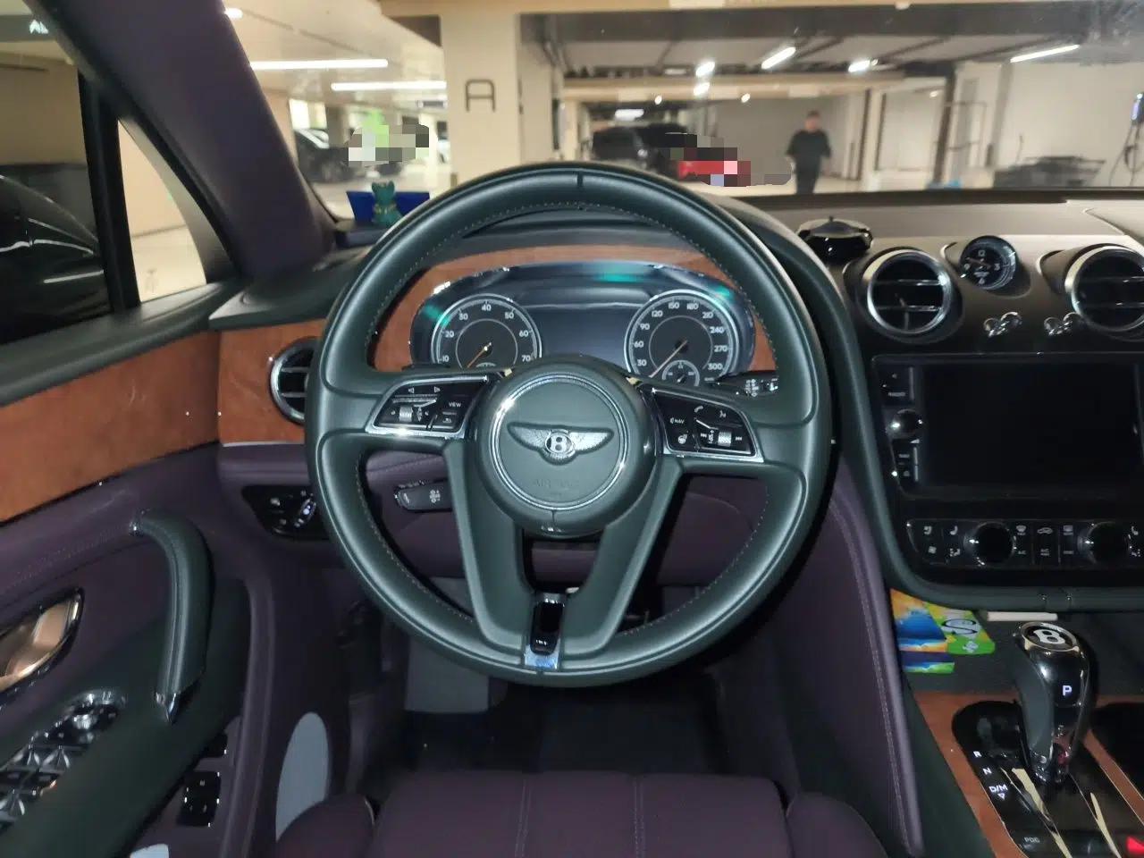 Bentley Bentayga 2018 4.0T V8 — миниатюра 11