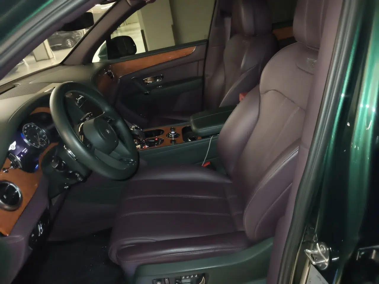 Bentley Bentayga 2018 4.0T V8 — миниатюра 16
