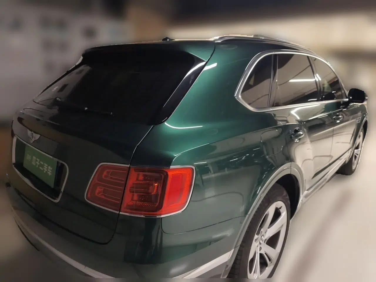 Bentley Bentayga 2018 4.0T V8 — миниатюра 6