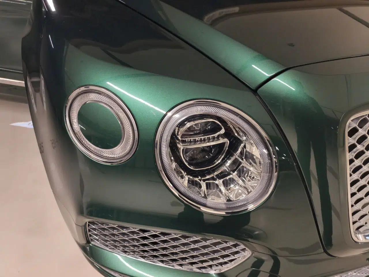Bentley Bentayga 2018 4.0T V8 — миниатюра 7