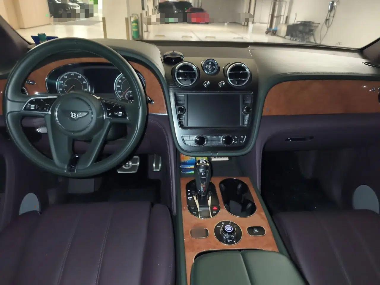 Bentley Bentayga 2018 4.0T V8 — миниатюра 10