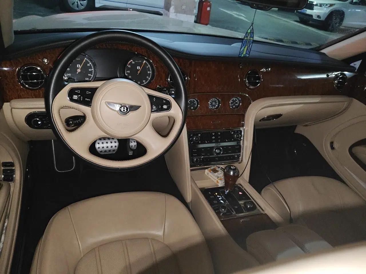 Bentley Mulsanne 2011 6.8T Deluxe Edition — миниатюра 10