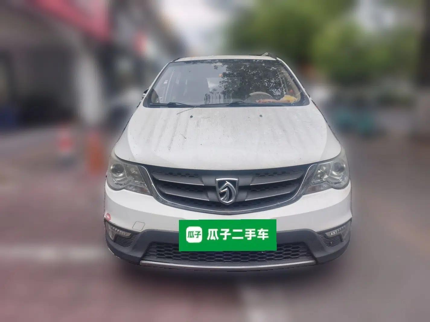 Baojun 730 2014 1.5L manual Comfort version 7 seats — миниатюра 2
