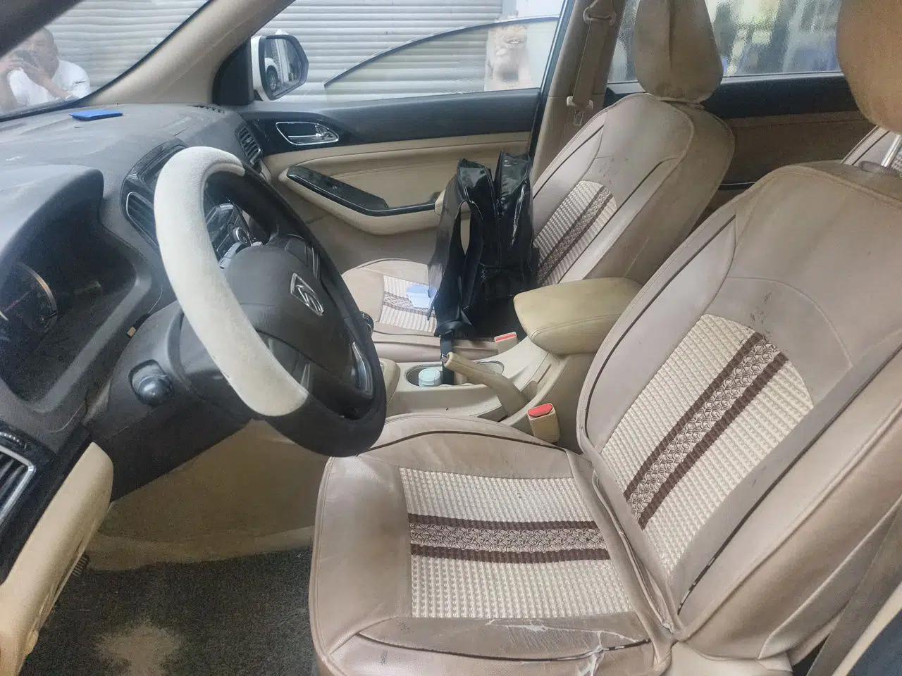Baojun 730 2014 1.5L manual Comfort version 7 seats — миниатюра 16