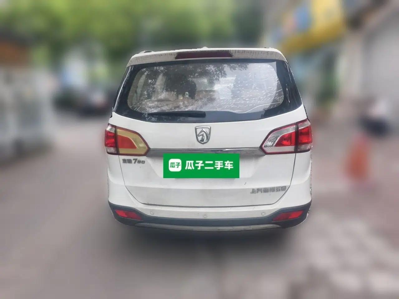 Baojun 730 2014 1.5L manual Comfort version 7 seats — миниатюра 5