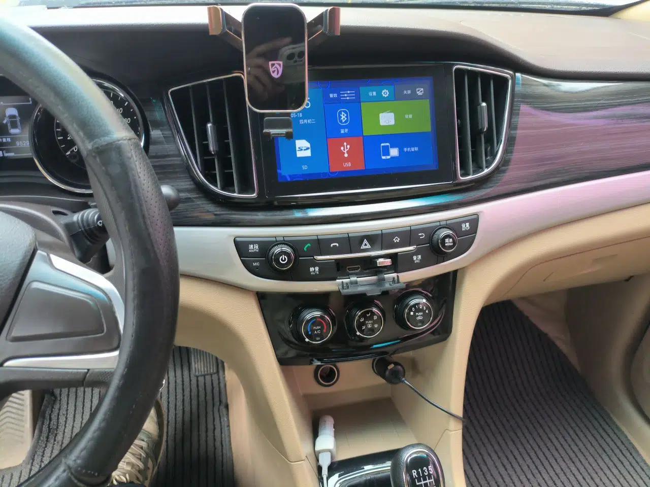 Baojun 730 2016 1.5T Manual Comfort Version 7 Seats — миниатюра 14