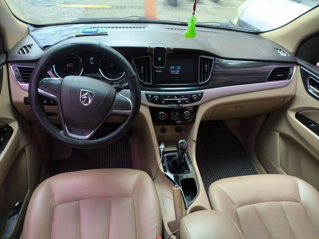 Baojun 730 2016 1.5T Manual Comfort Version 7 Seats — миниатюра 10