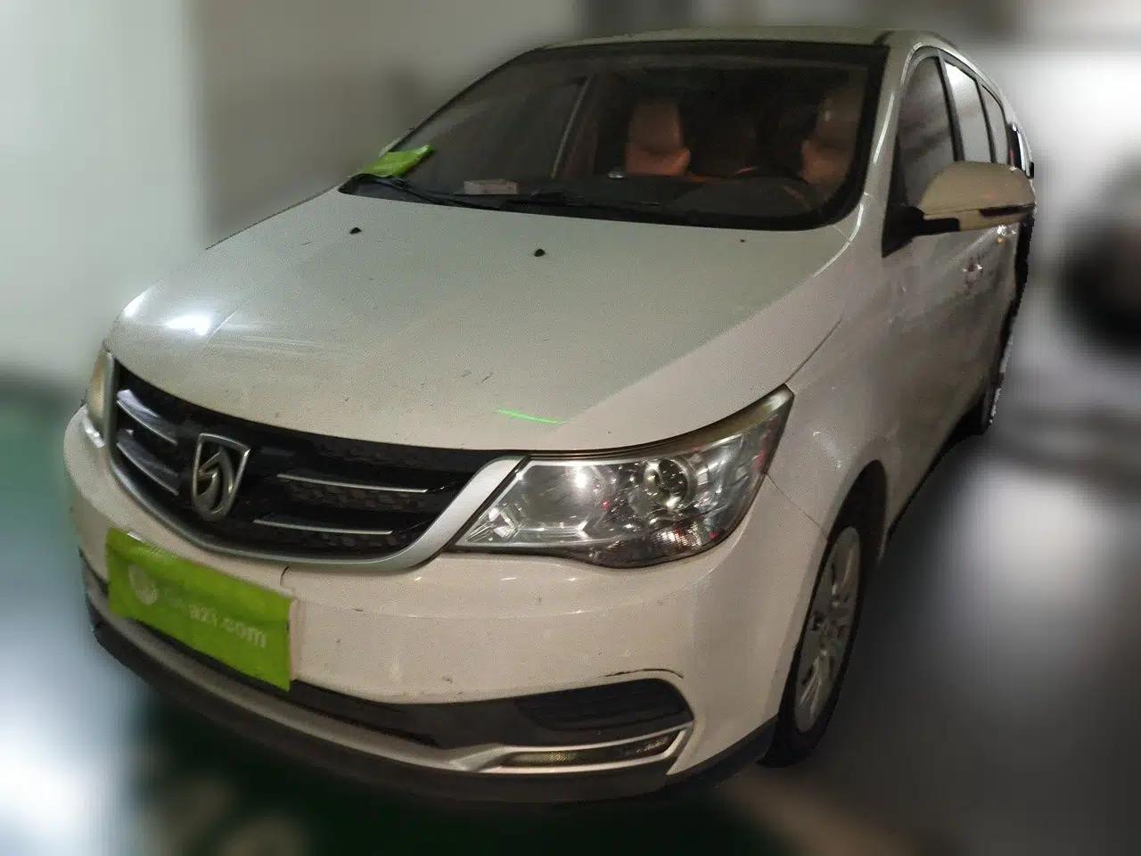 Baojun 730 2016 1.5L Manual Standard Version 7 Seats — миниатюра 1