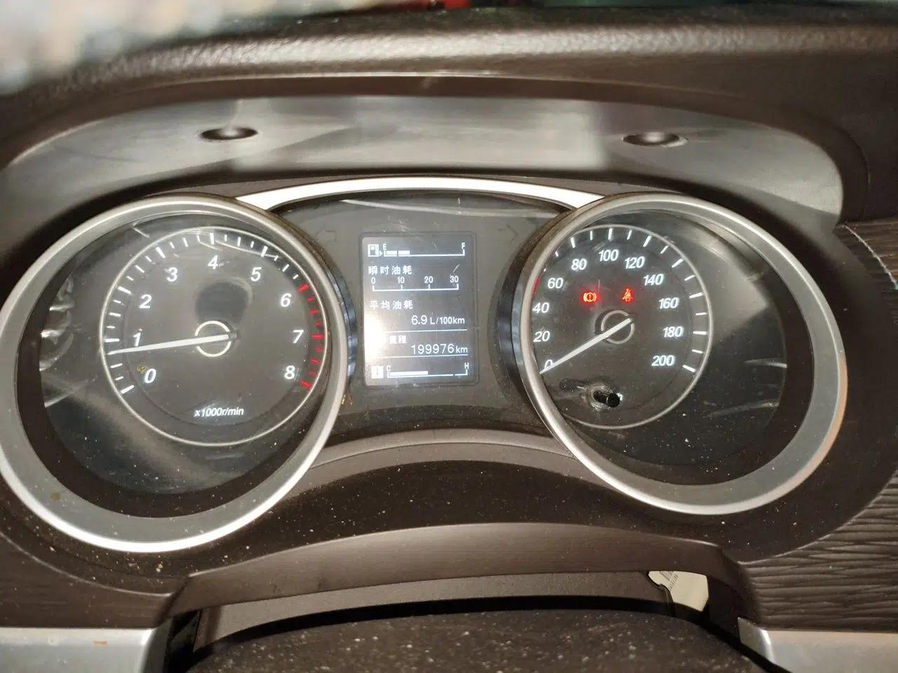 Baojun 730 2016 1.5L Manual Standard Version 7 Seats — миниатюра 12